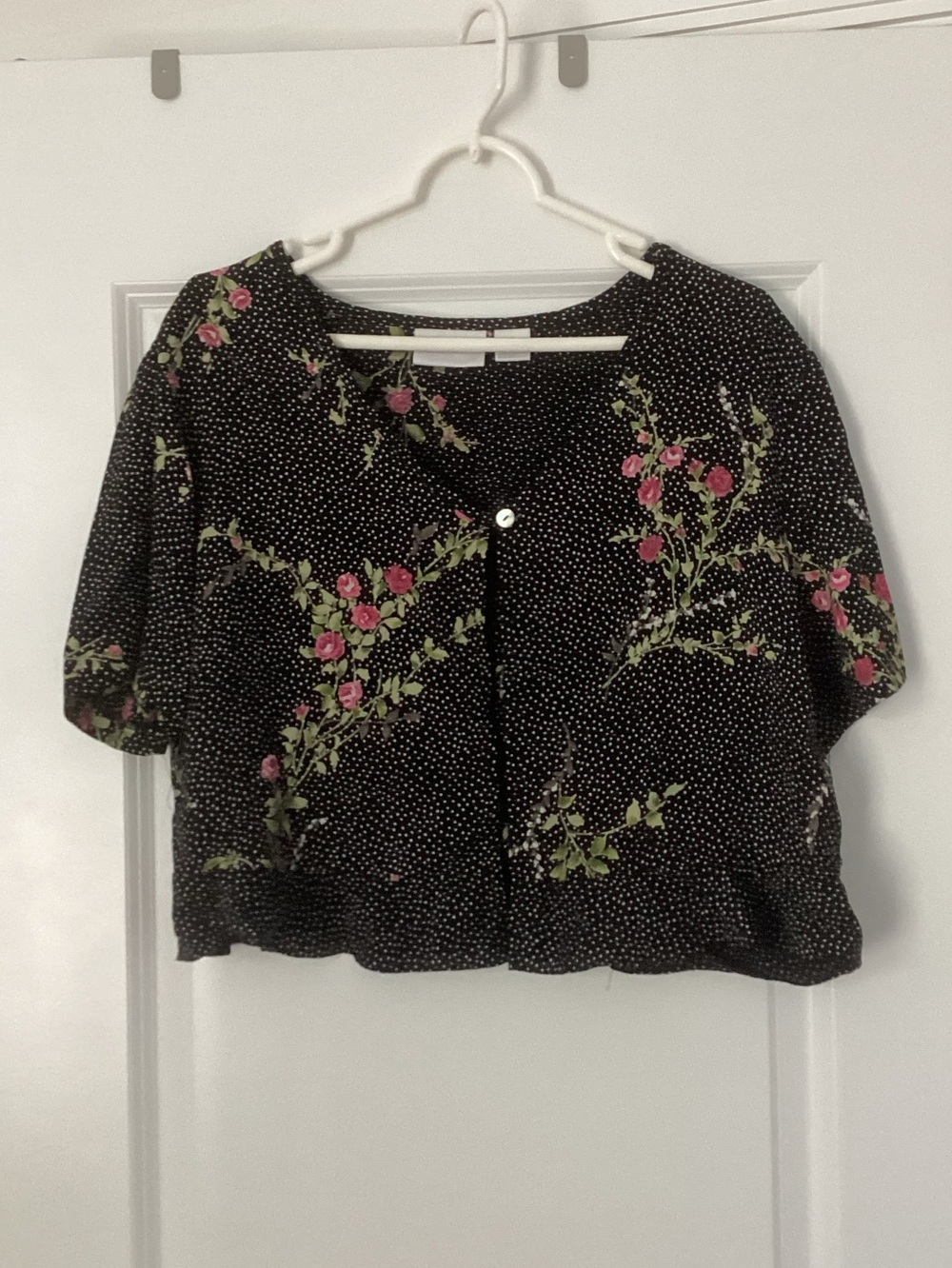 Worthington Black Floral Dot Short single Button Top
